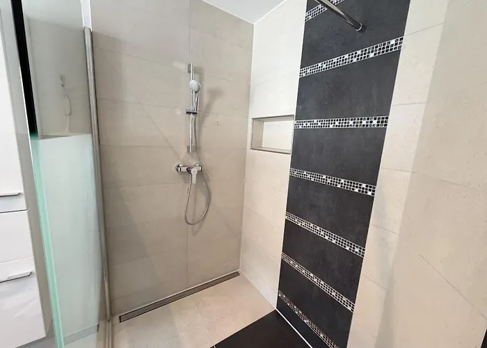 Feel Free 95 By Aa Homes Apartament